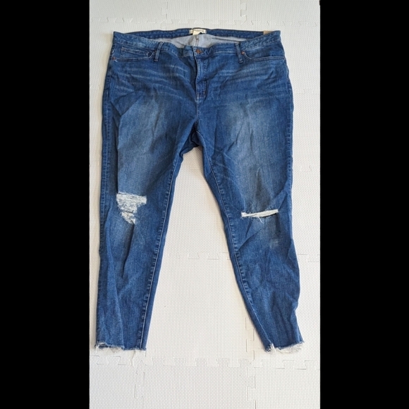 Madewell NWT 9" Mid-Rise Skinny Jeans Size 37 Light Wash Distressed - Picture 1 of 11